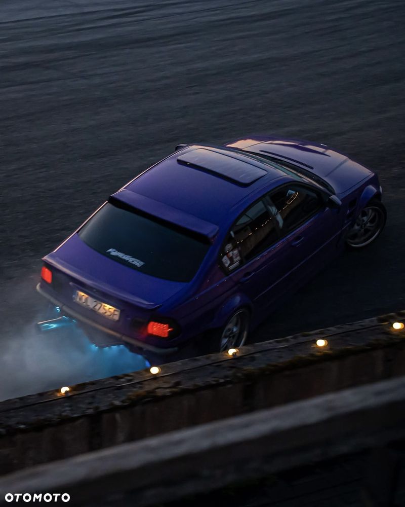 BMW Seria 3 323i - 13