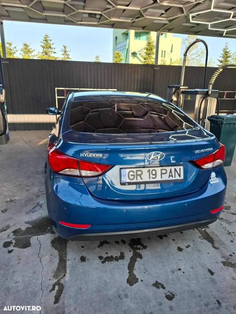 Hyundai Elantra 1.6 MPi Exclusive - 12