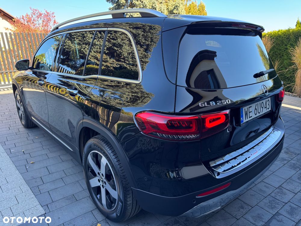 Mercedes-Benz GLB 250 4-Matic Progressive 8G-DCT - 11