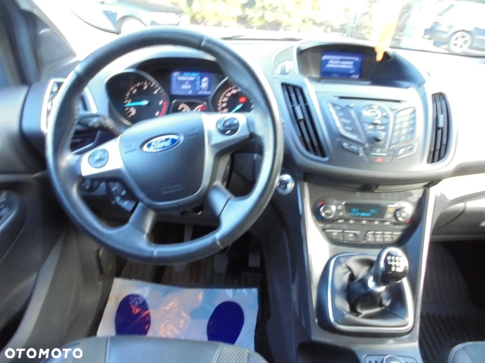 Ford Kuga 2.0 TDCi 4x2 Titanium - 12