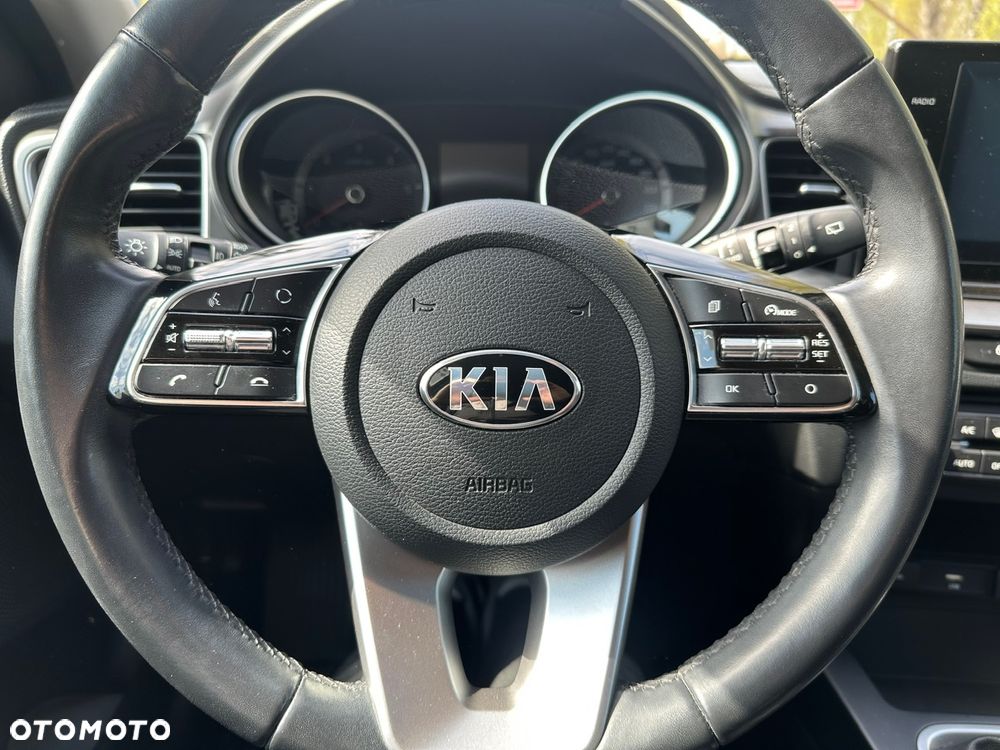 Kia Ceed 1.6 CRDi mHEV M - 22