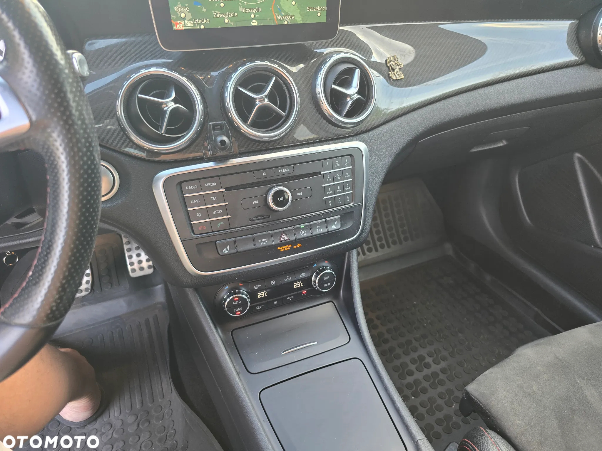 Mercedes-Benz GLA - 22