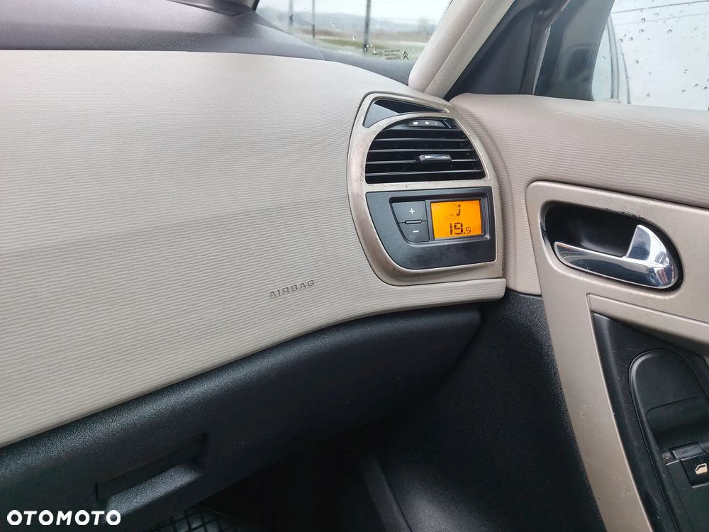 Citroën C4 Picasso - 16