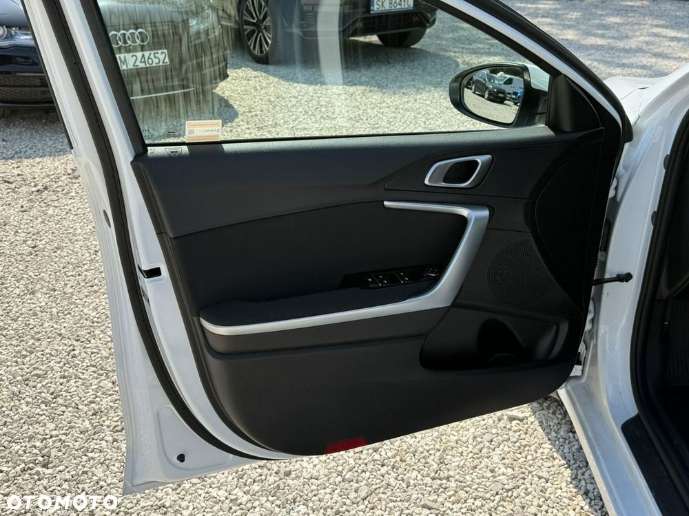 Kia Ceed - 12