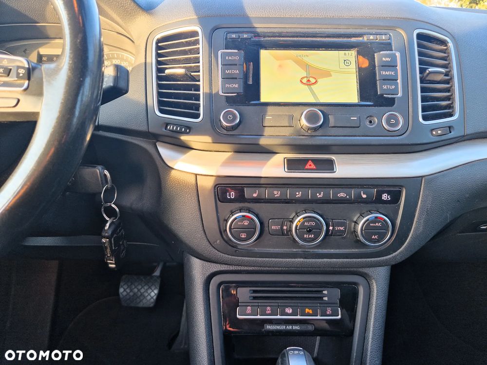 Volkswagen Sharan 2.0 TDI DSG (BlueMotion Technology) Highline - 9