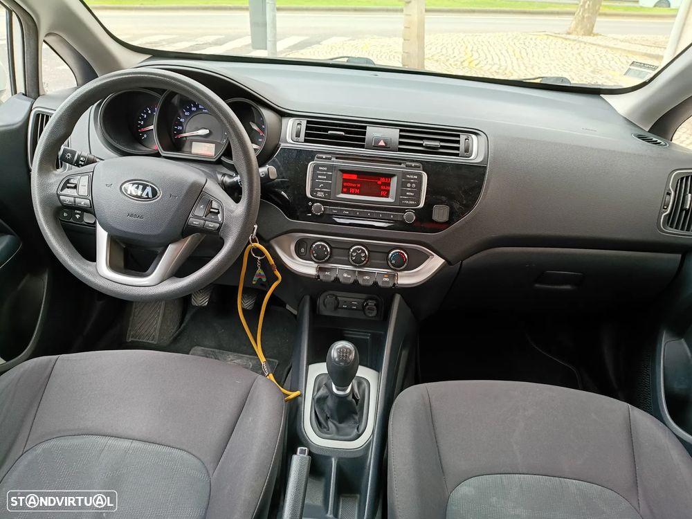 Kia Rio 1.1 CRDi LX ISG - 6