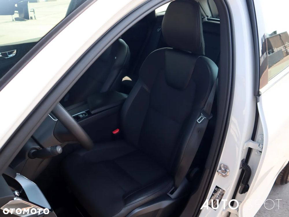 Volvo XC 60 T5 Momentum Pro - 13