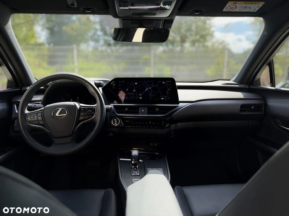 Lexus UX 300h F Sport Design - 10