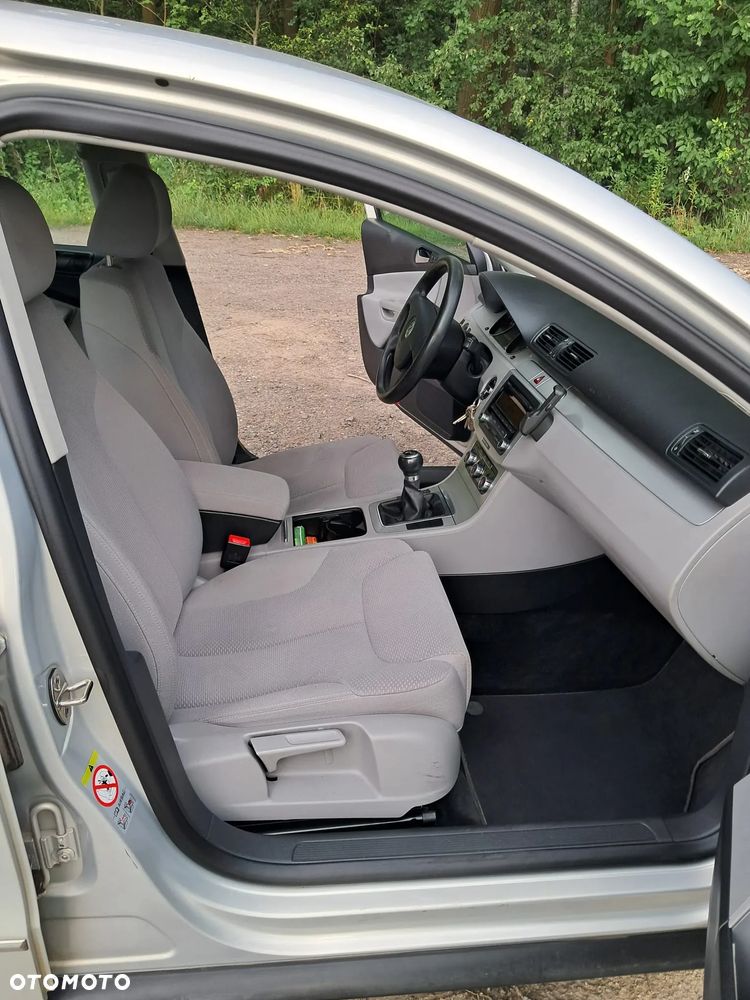 Volkswagen Passat - 15