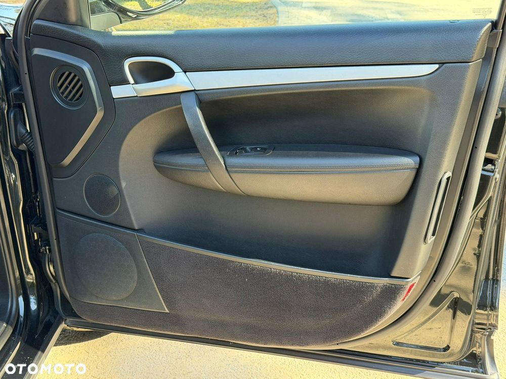 Porsche Cayenne Tiptronic S - 15