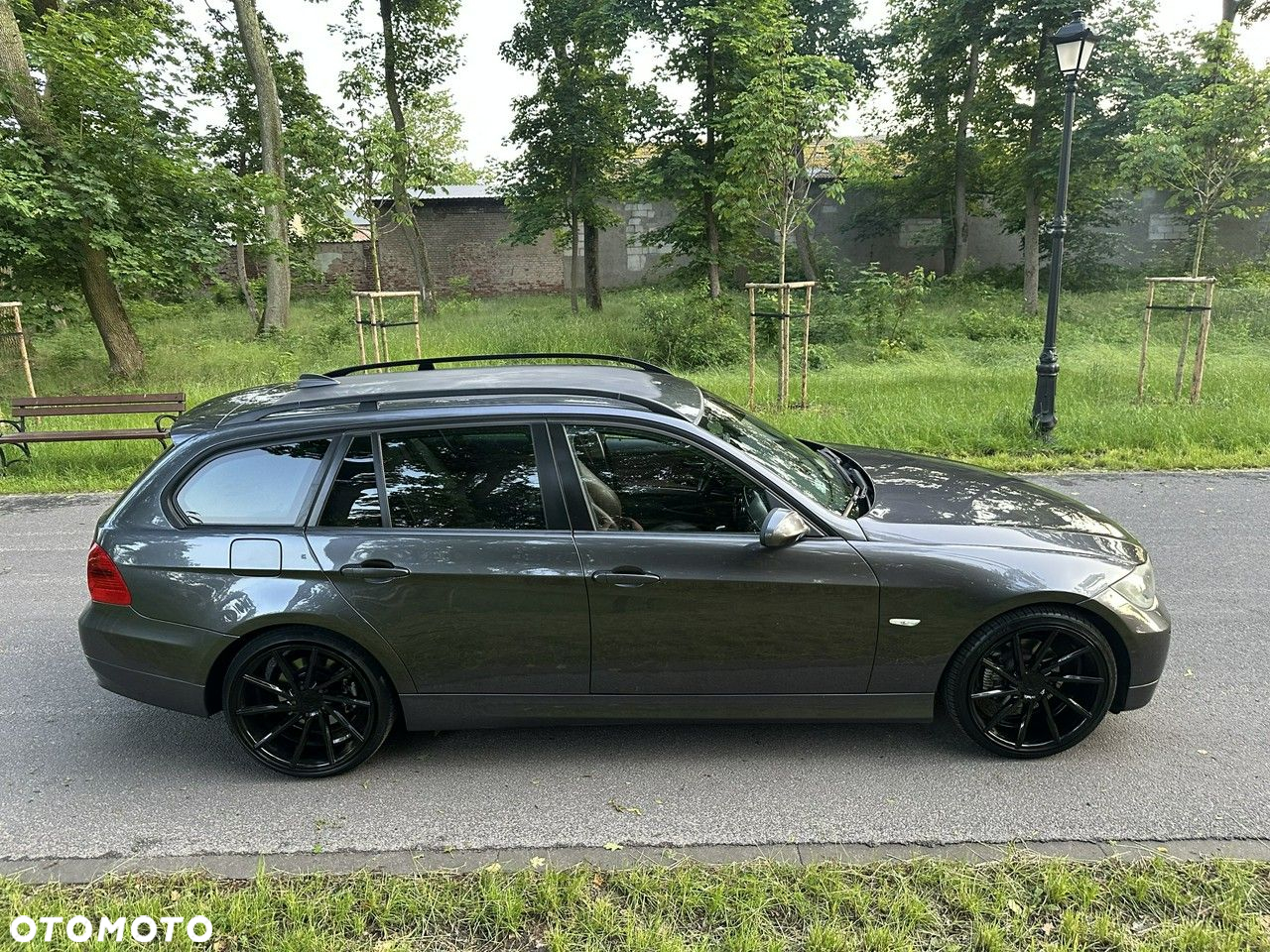 BMW Seria 3 - 12