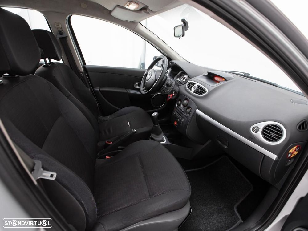 Renault Clio - 9