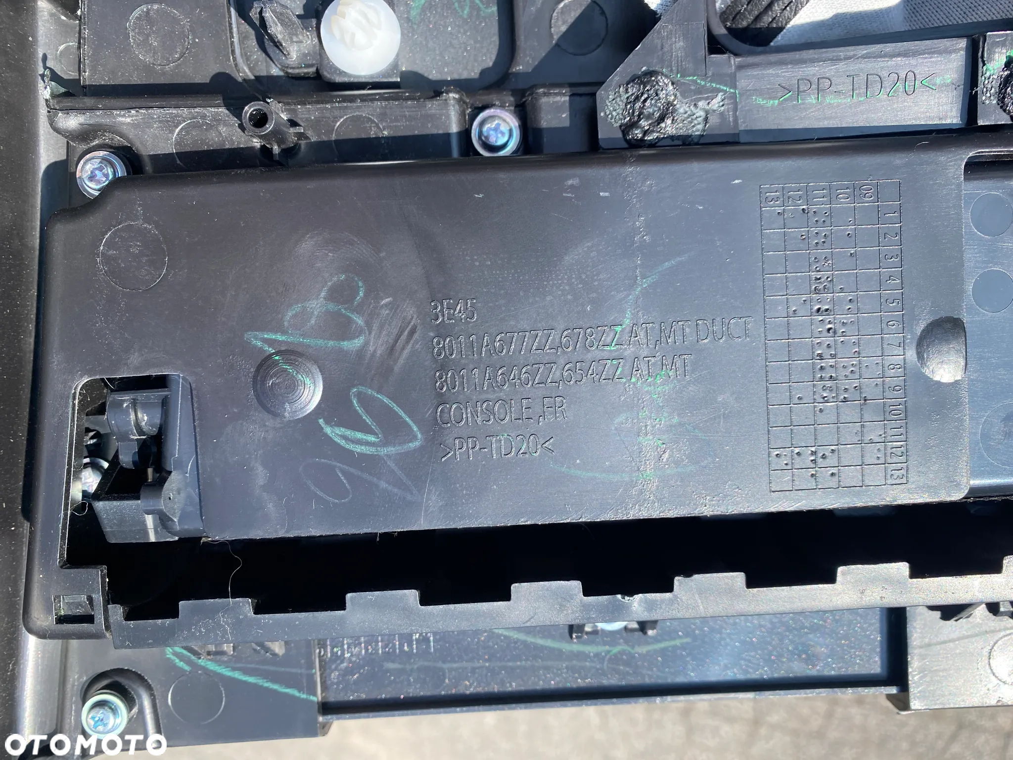 PANEL ŚRODKOWY MITSUBISHI L200 8011A677ZZ 8011B437XA - 11