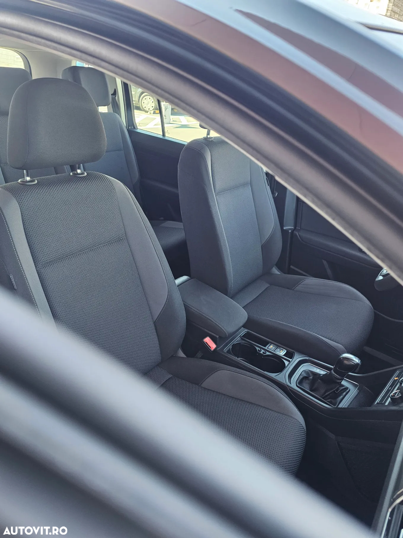 Volkswagen Touran 1.6 TDI DSG Comfortline - 23