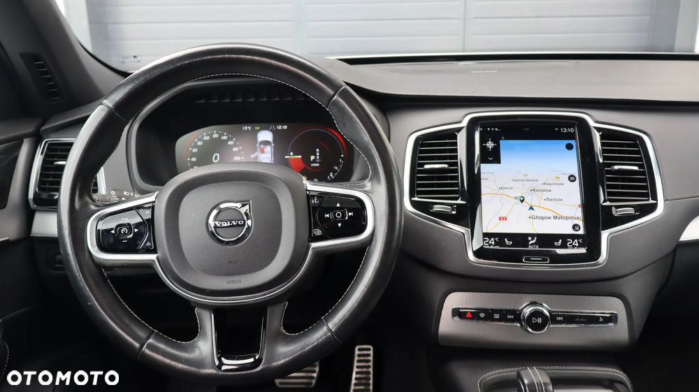 Volvo XC 90 T8 AWD Plug-In Hybrid R-Design 7os - 11