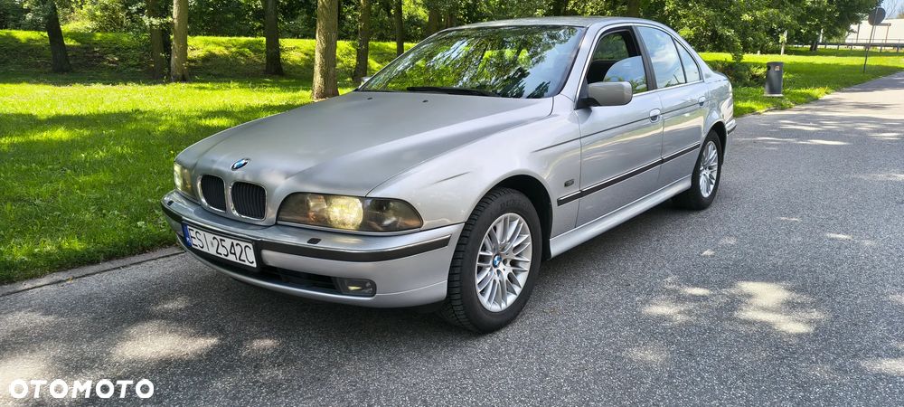 BMW Seria 5 528i - 4