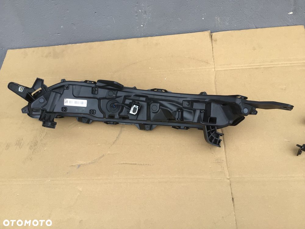 Lampa przednia prawa Mitsubishi Eclipse Cross Lift Led - 4