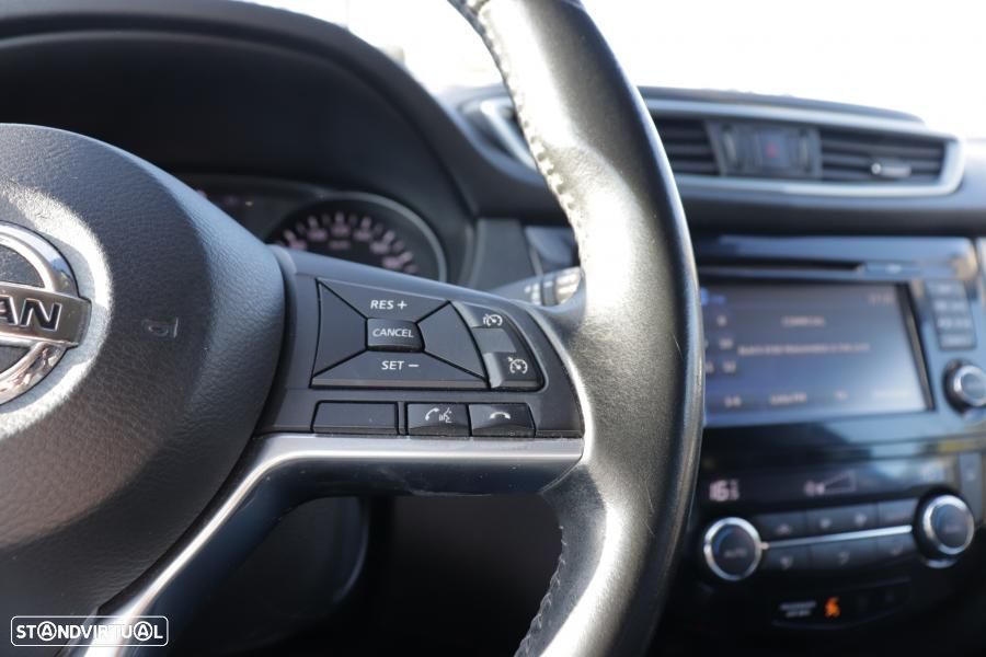 Nissan Qashqai 1.5 dCi N-Connecta 18 - 16