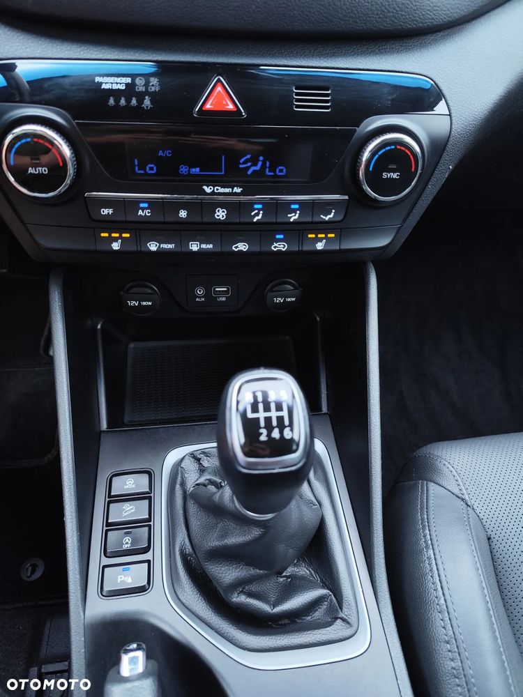 Hyundai Tucson 1.7 CRDI BlueDrive Style 2WD - 29