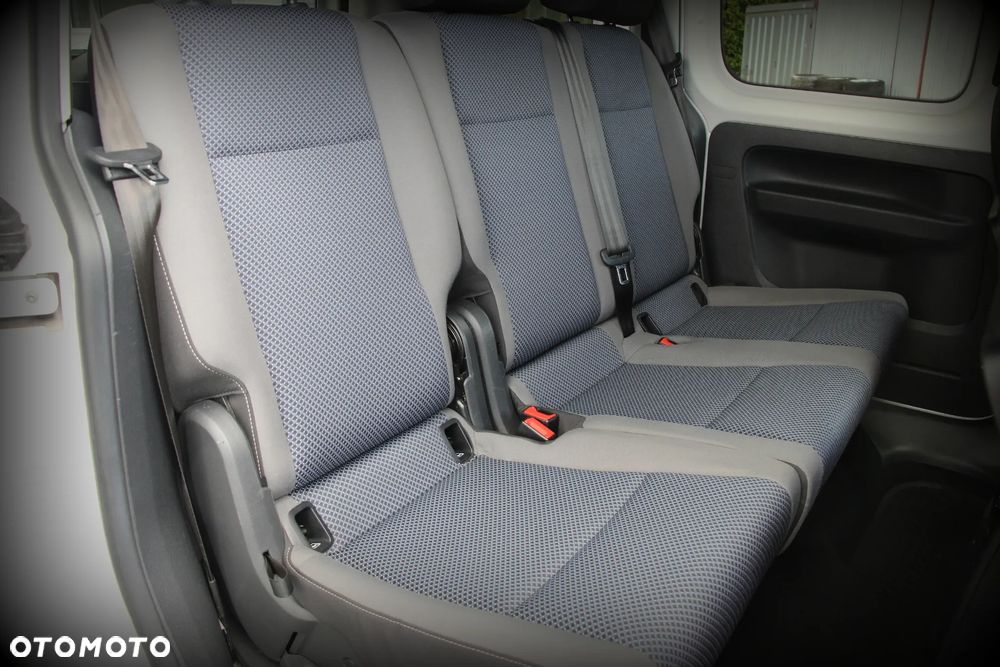 Volkswagen Caddy 2.0 TDI Comfortline DSG - 19