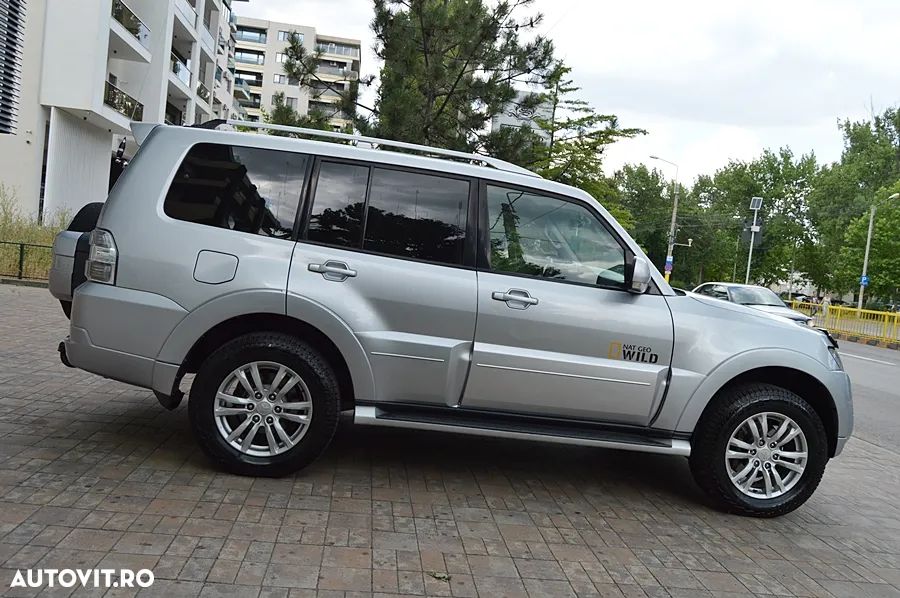 Mitsubishi Pajero - 33