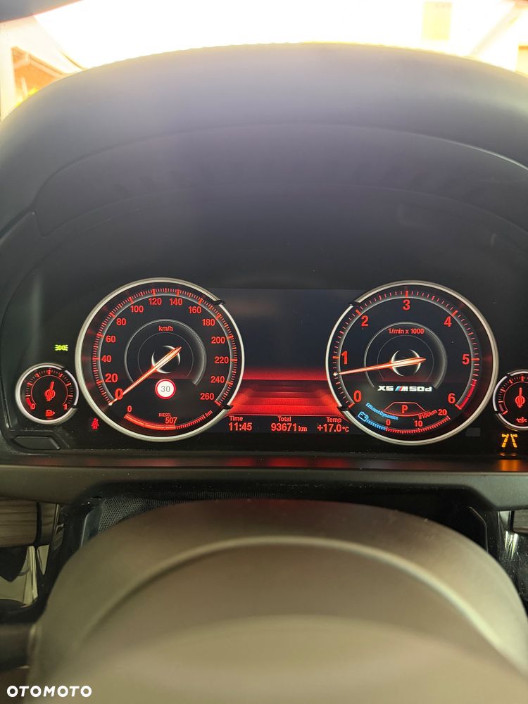 BMW X5 M M50d - 29