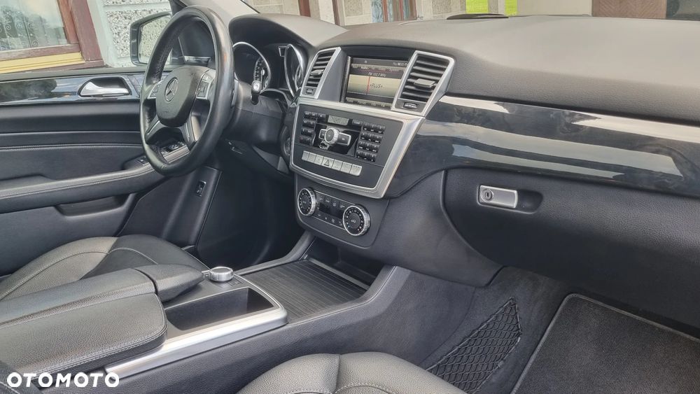 Mercedes-Benz ML - 8