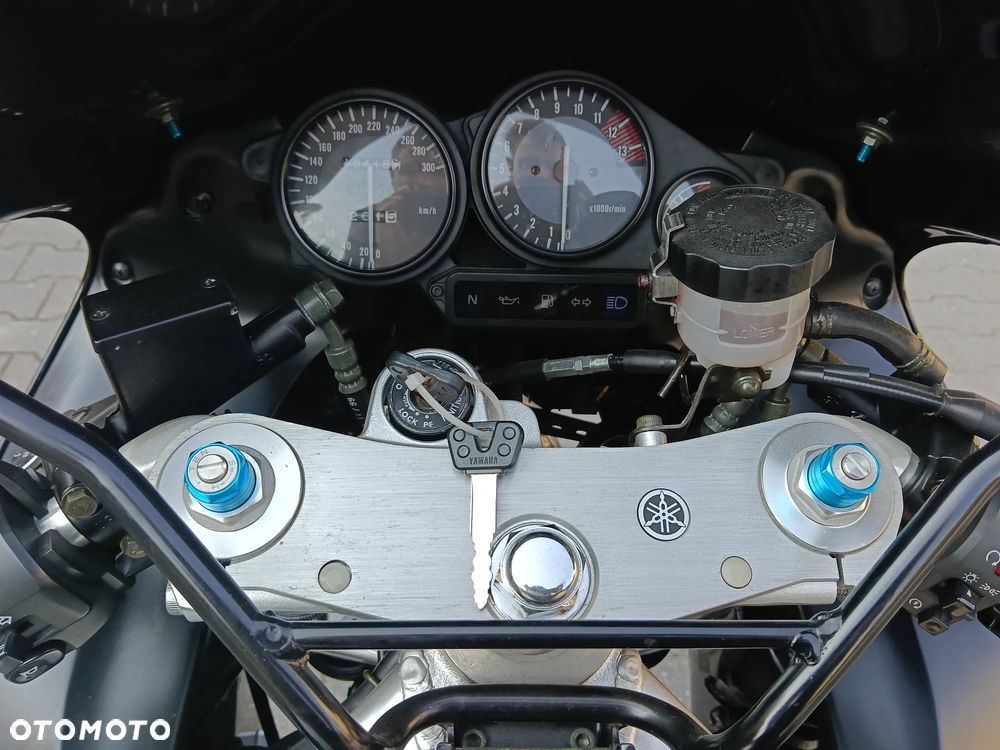 Yamaha Thunderace - 7
