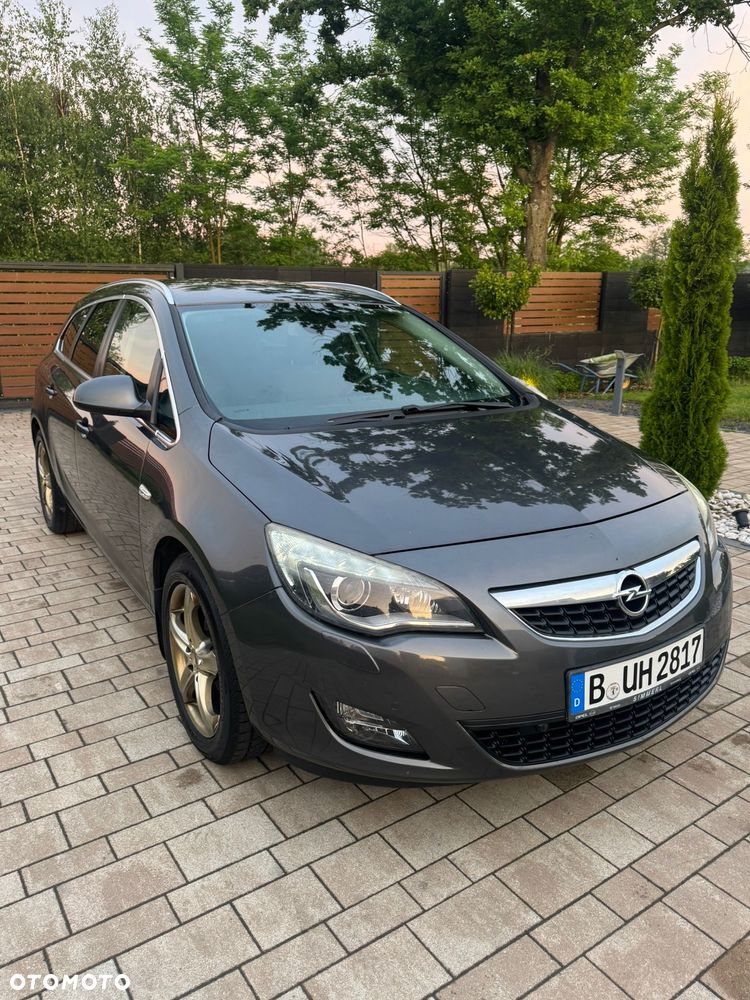 Opel Astra 2.0 CDTI Cosmo - 8