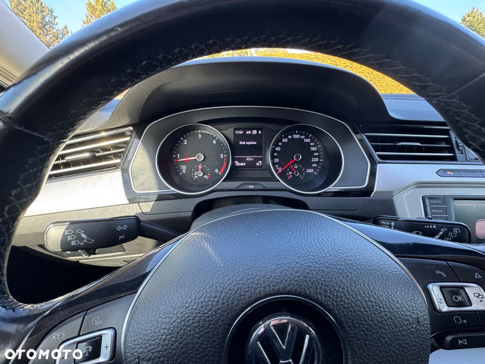 Volkswagen Passat - 13