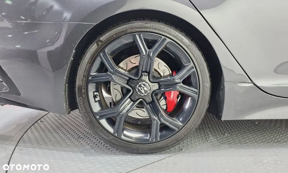 Kia Stinger - 6