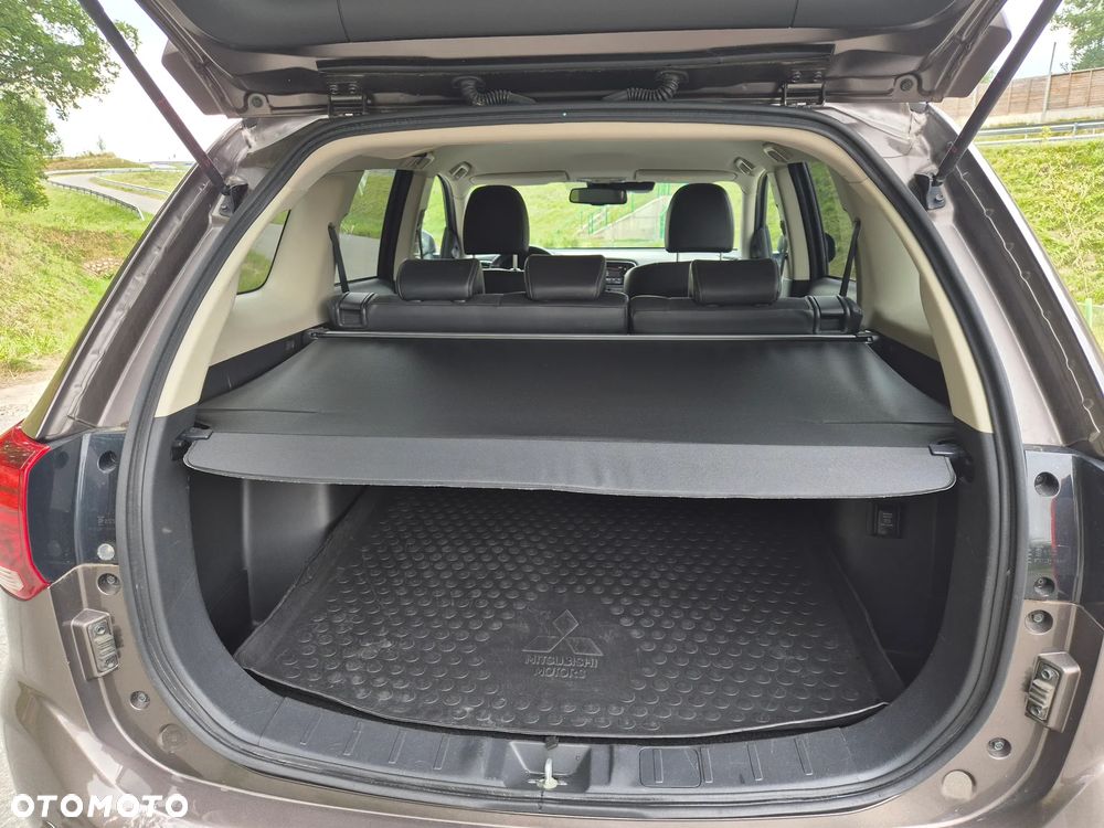 Mitsubishi Outlander - 10