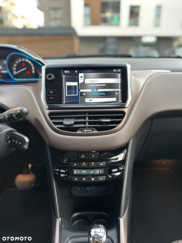 Peugeot 2008 e-HDi FAP 92 EGS6 STOP & START Allure - 17