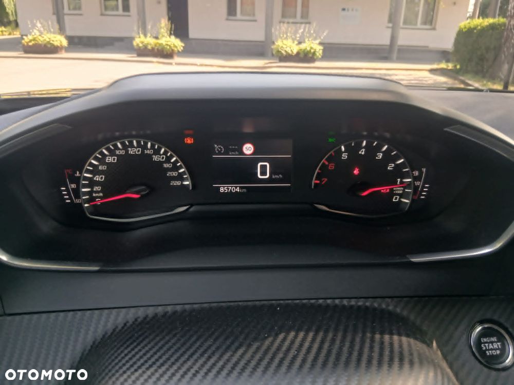 Peugeot 2008 1.2 PureTech Allure Pack S&S - 6