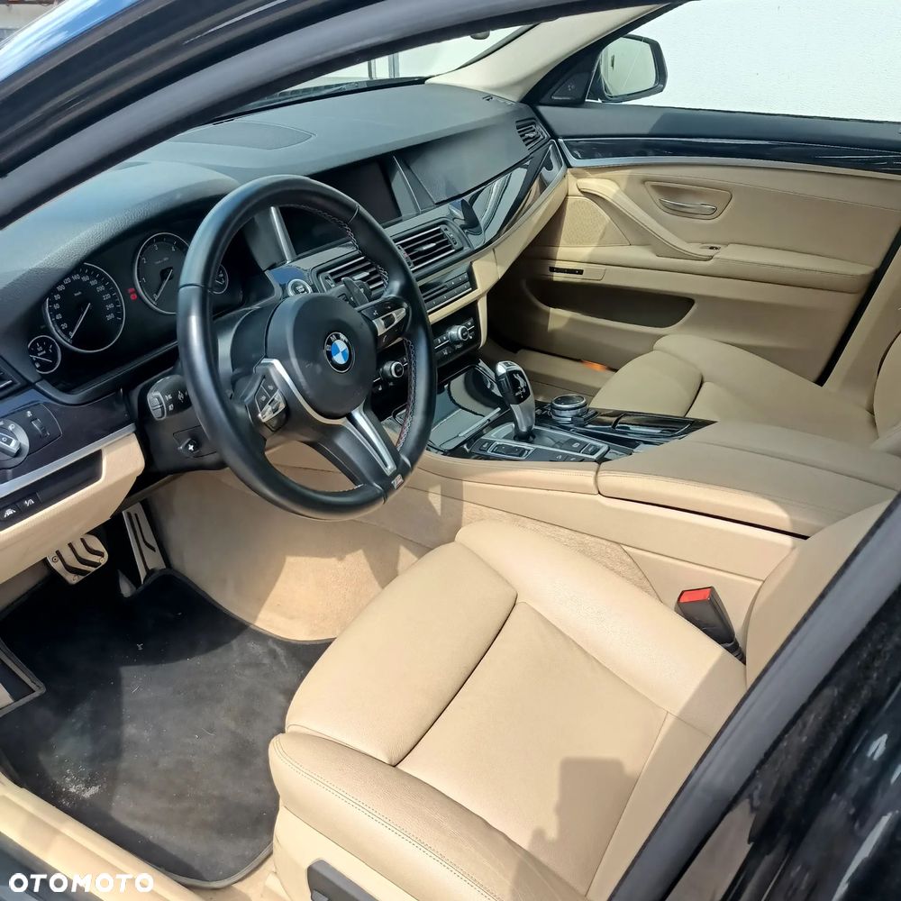 BMW Seria 5 530d xDrive - 14