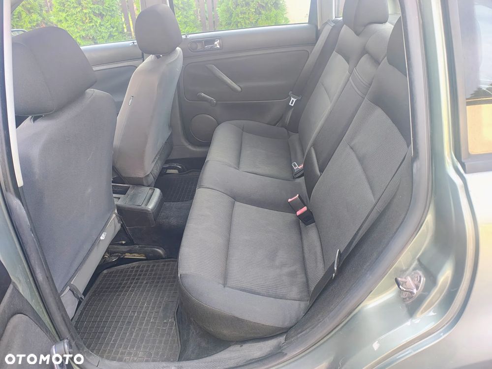 Volkswagen Passat - 8
