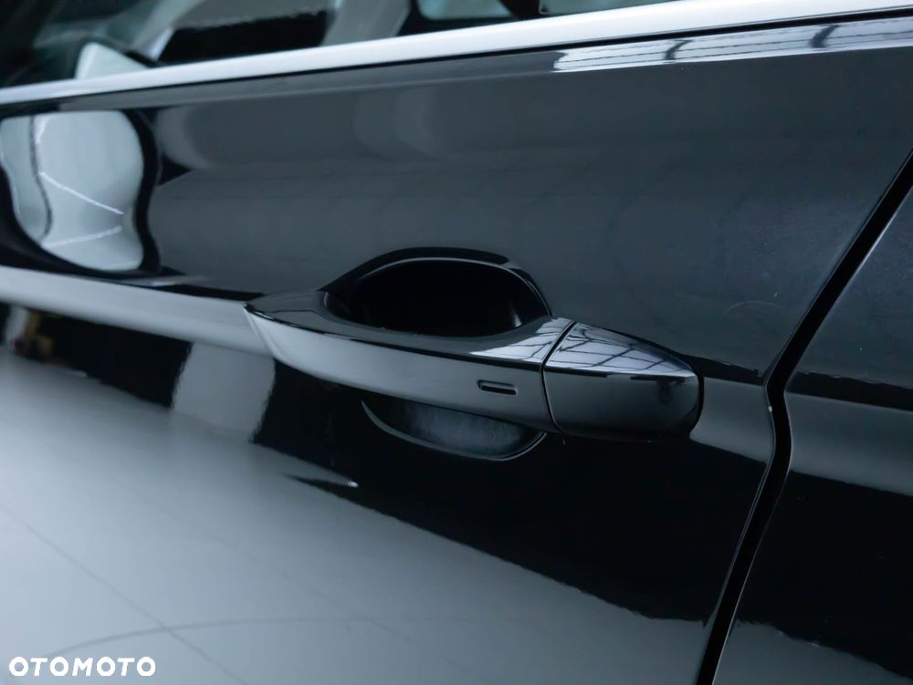 Volkswagen Passat Variant 2.0 TSI Business DSG - 5