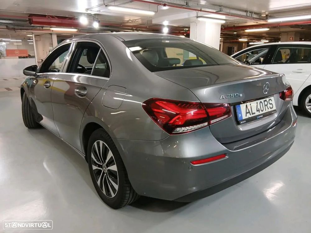 Mercedes-Benz A 250 Limousine e Style Plus - 2