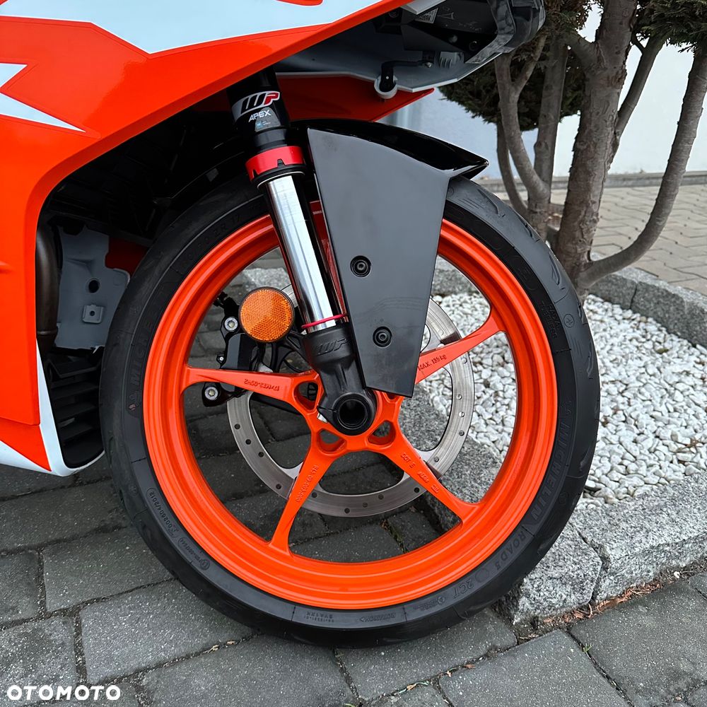 KTM RC 125 - 9