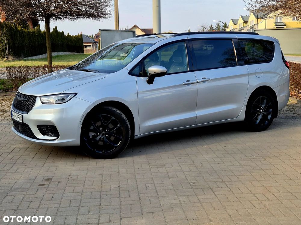 Chrysler Pacifica - 2