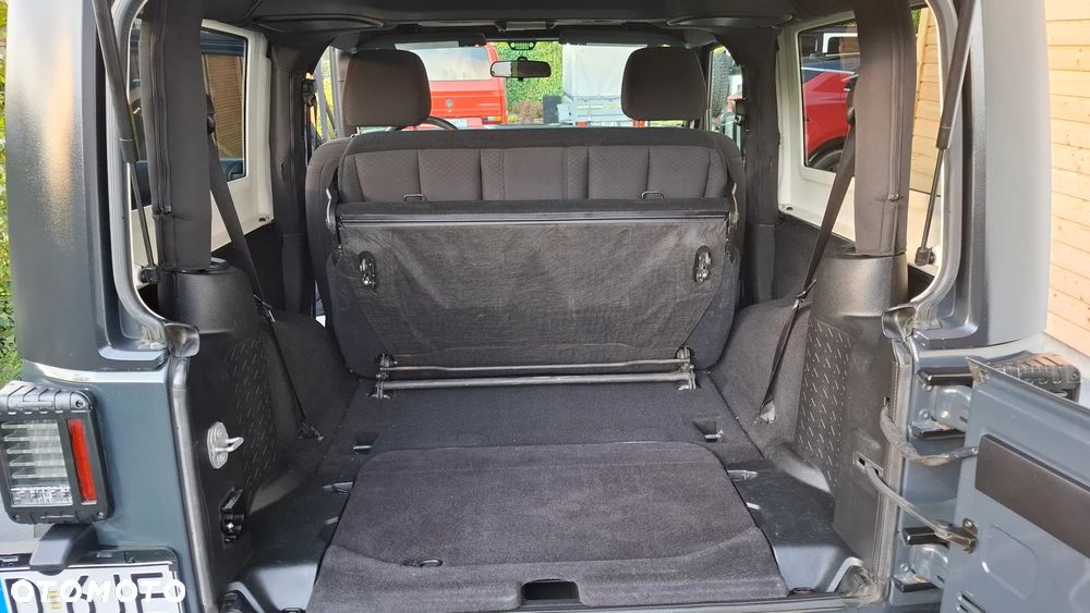 Jeep Wrangler - 22