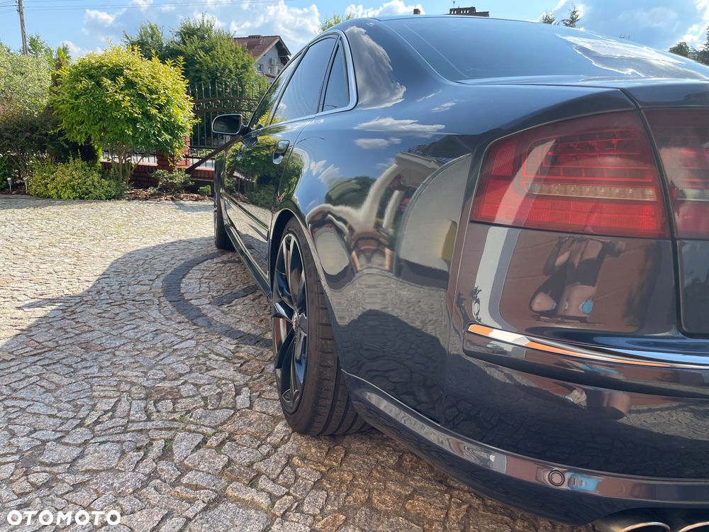 Audi A8 4.2 Quattro - 12