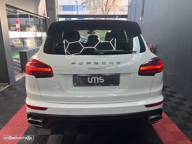 Porsche Cayenne Platinum Edition - 4