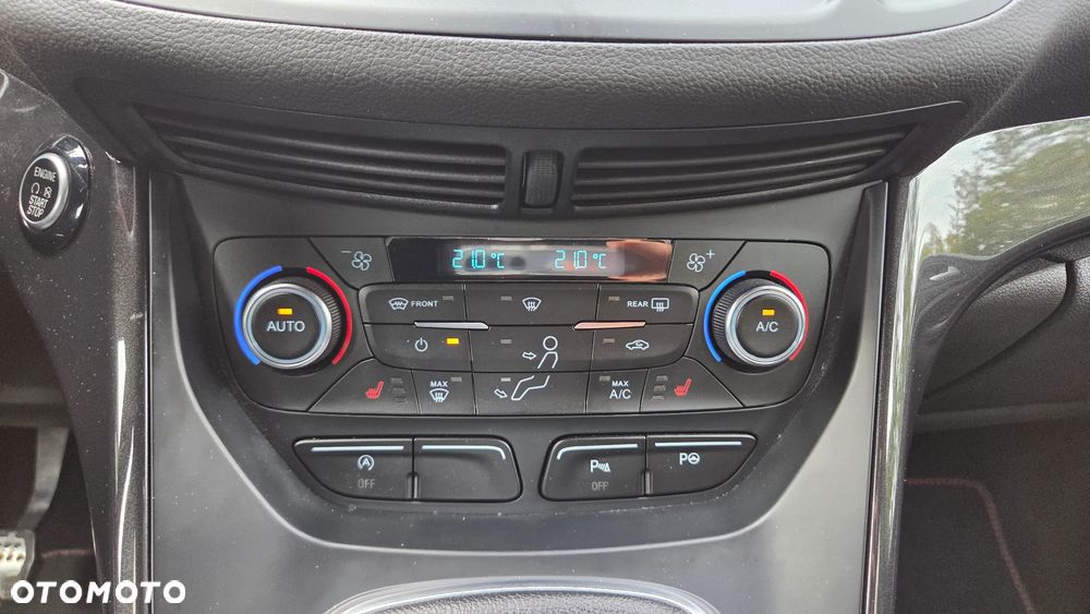 Ford Kuga 1.5 EcoBoost 2x4 ST-Line - 24