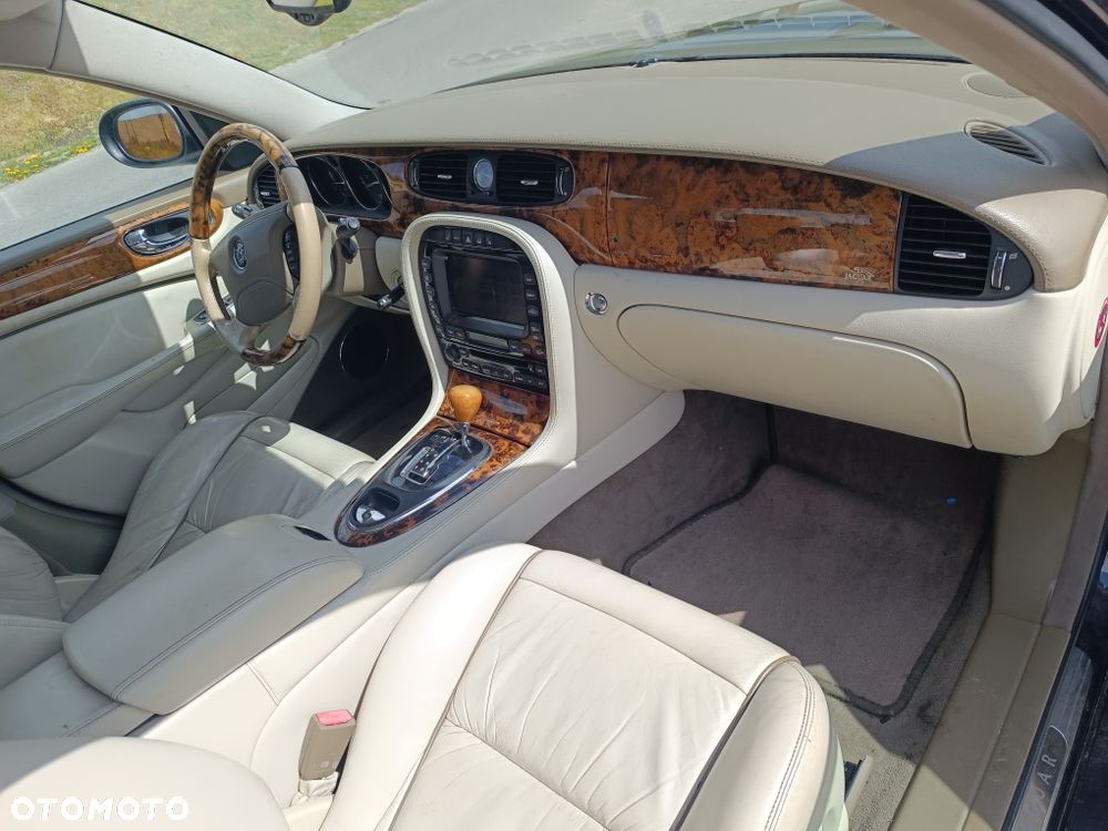 Jaguar XJ - 6