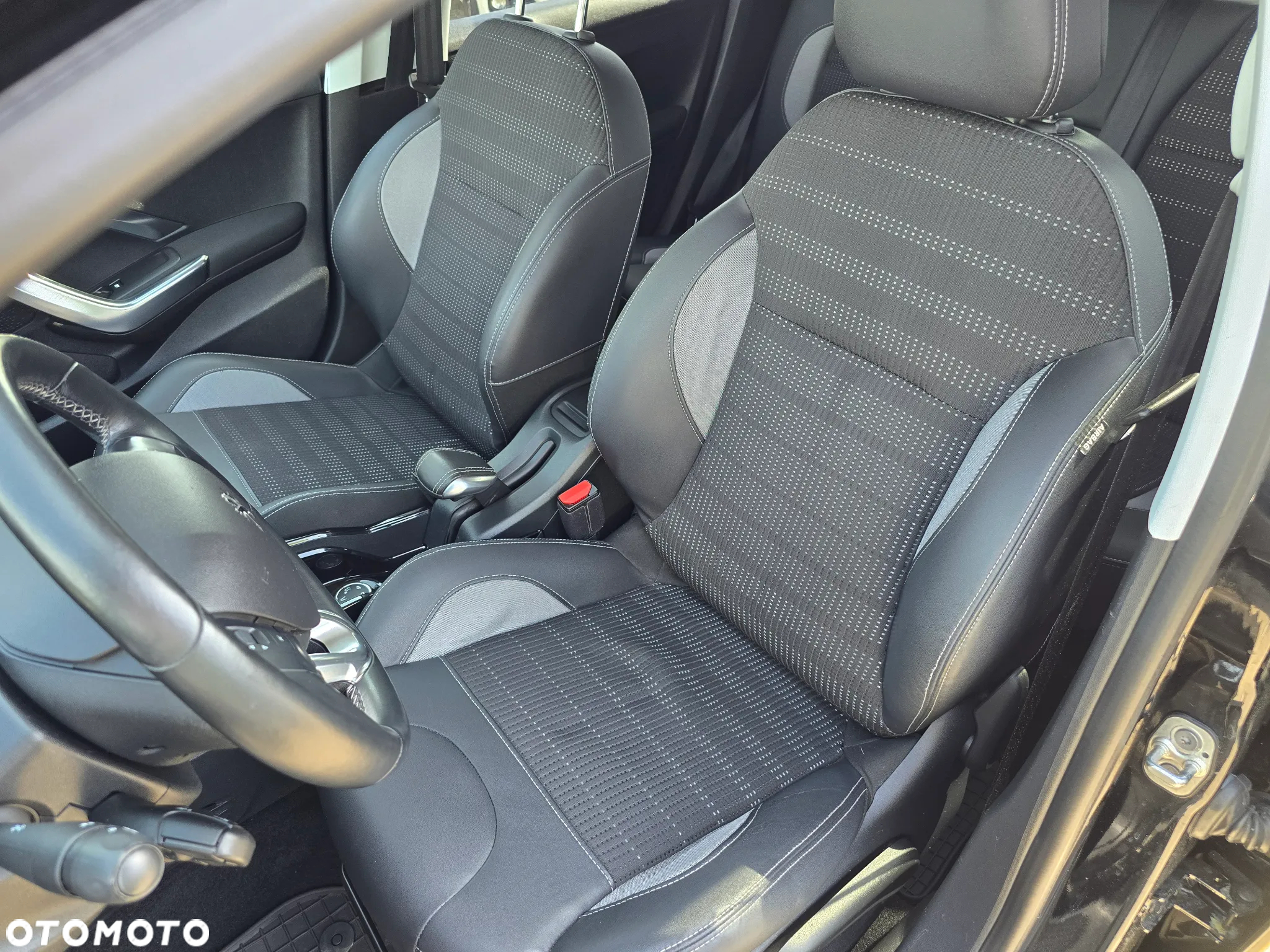 Peugeot 2008 - 12