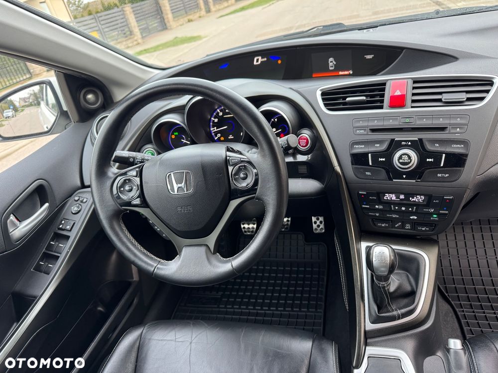 Honda Civic 1.8 i-VTEC Executive Black Edition - 35