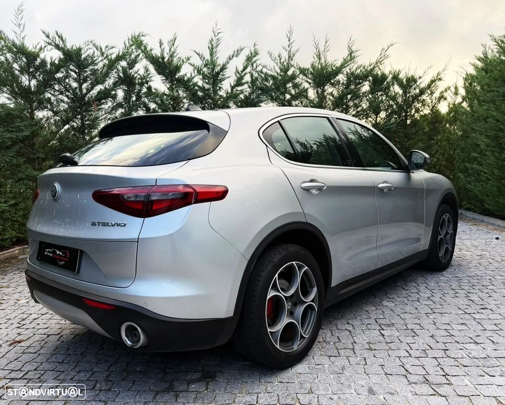 Alfa Romeo Stelvio - 6