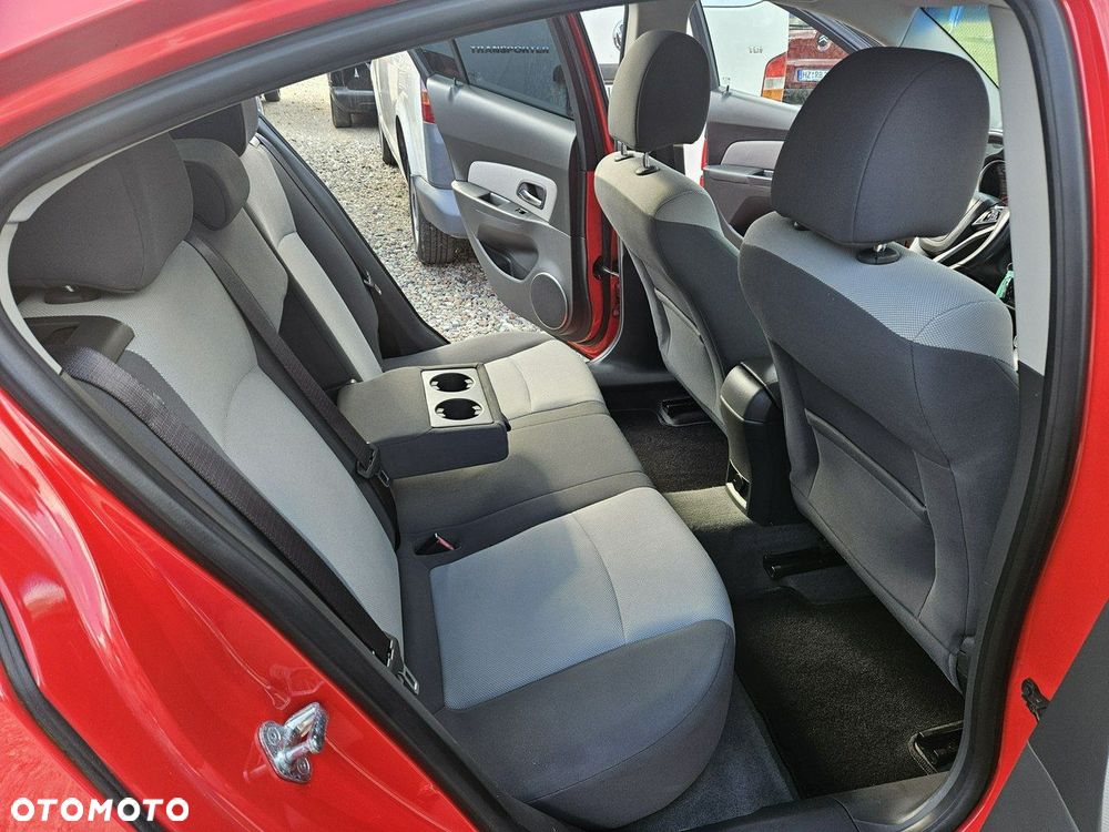 Chevrolet Cruze - 11