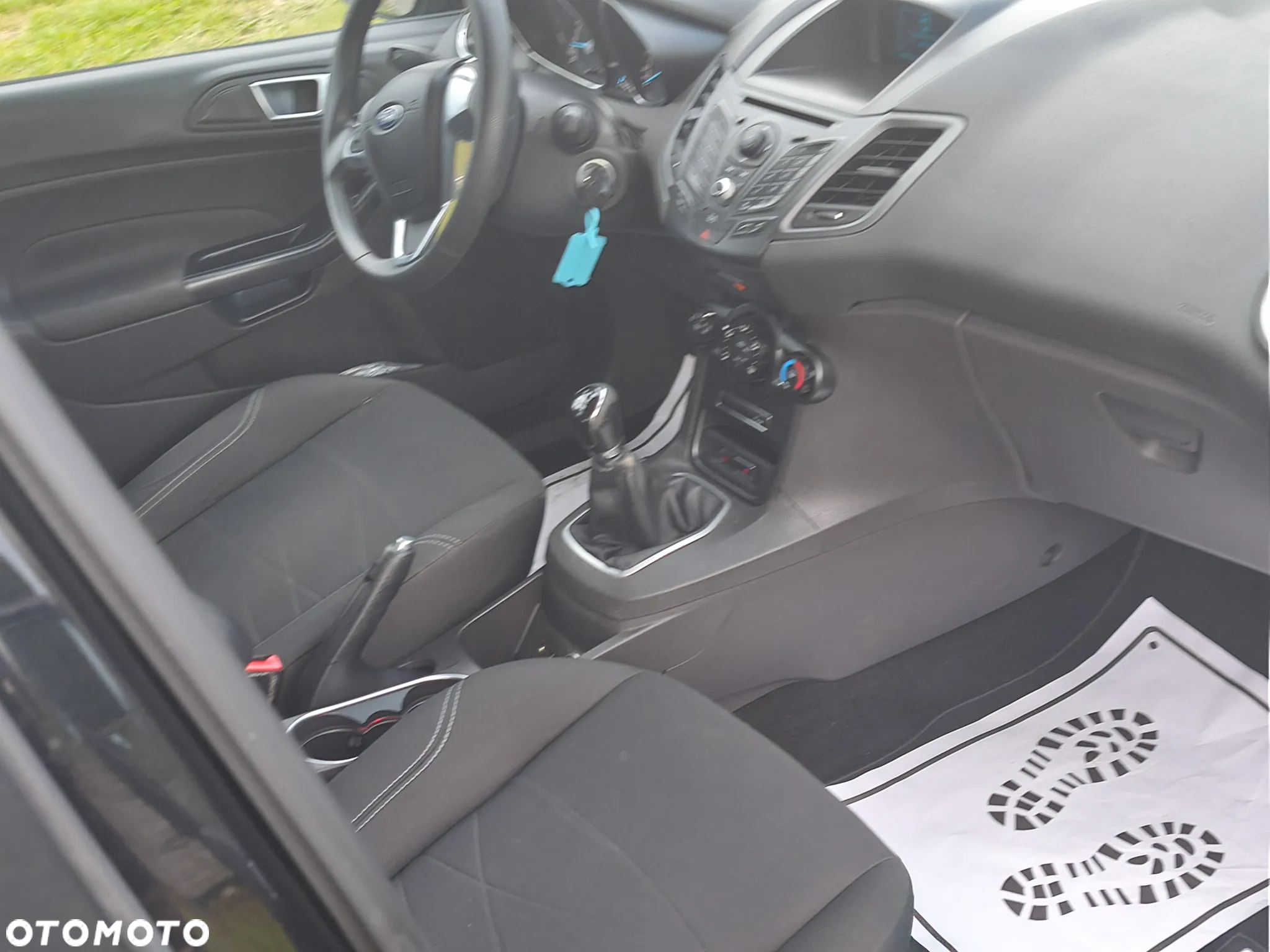 Ford Fiesta - 25